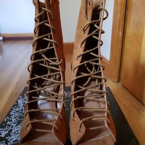 Liliana heels